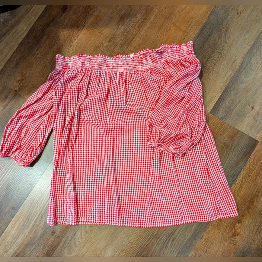 Red  Checkered Old Navy Gingham Off-Shoulder Top Super Cute Flattering